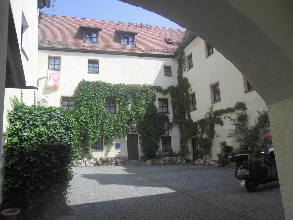 Schloss Weichs Zu Regensburg Mit 2Schlafzimmer Parkplatz Internet 75Qm Zentrum Kültér fotó