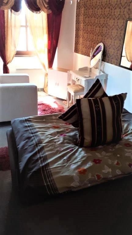 Schloss Weichs Zu Regensburg Mit 2Schlafzimmer Parkplatz Internet 75Qm Zentrum Kültér fotó